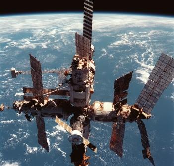 За украинскими полями будут наблюдать из космоса